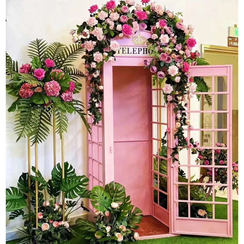 Photo Booth Prop - ตู้โทรศัพท์สีชมพูแบบกำหนดเองพร้อมตกแต่งร้านดอกไม้ ป้ายบอกทางสำหรับถ่ายรูป ตู้โทรศัพท์ลอนดอนลายดอกไม้