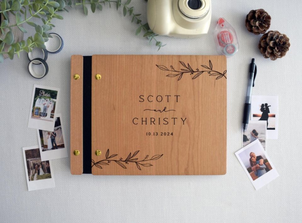 Personalized Guest Book - สมุดอวยพรงานแต่งงานแบบไม้ อัลบั้มรูปไม้ สมุดอวยพรงานแต่งงานแบบส่วนตัว สมุดอวยพรแบบโพลารอยด์ ของขวัญงานแต่งงาน
